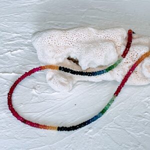 Halskette - Smaragd, Saphire, Aquamarin, Rubin